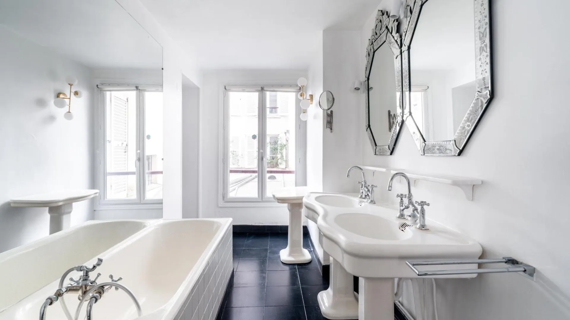 Elegance Vendome & Tuileries Apartment Paris France
